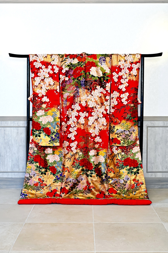 ゴージャスな色打掛