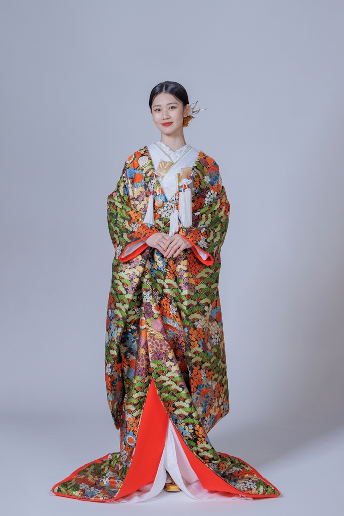 小柄のデザインの色打掛