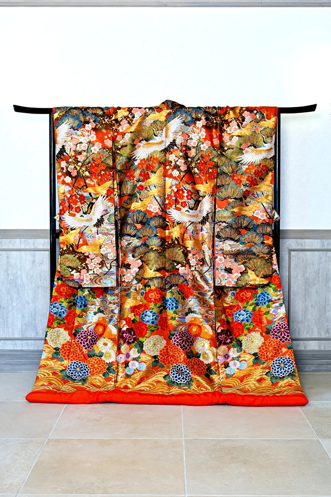 赤と黒の色打掛