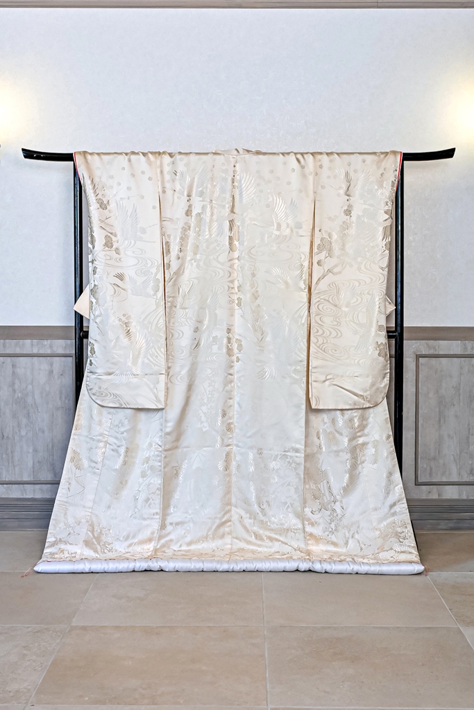 クリームの白無垢