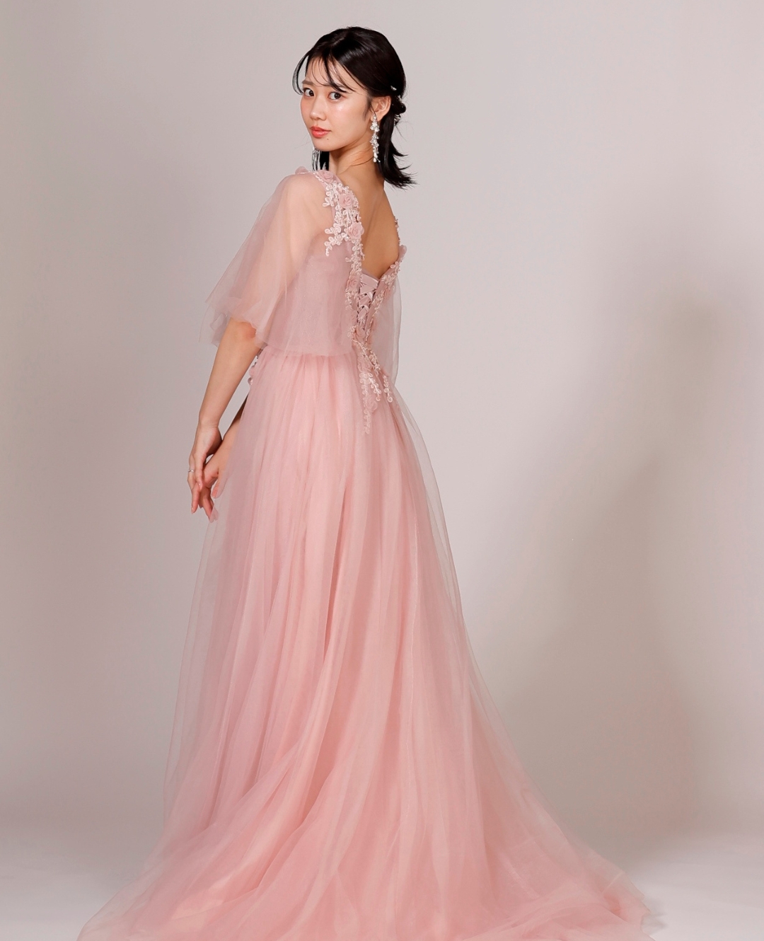 ピンクベージュのカラードレス