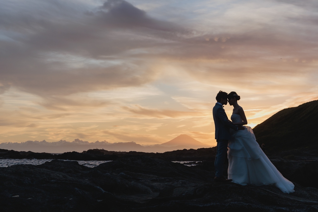 やわらかな夕景と一緒に。城ヶ島で洋装前撮り