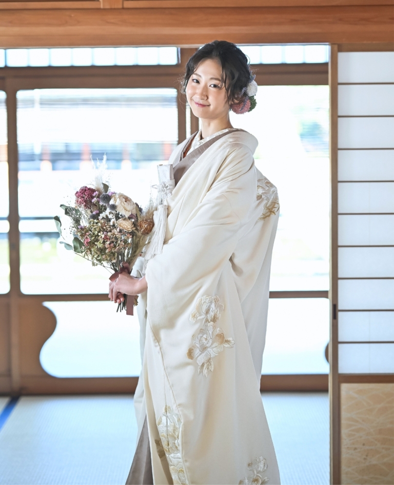 ブラウンのカラードレス