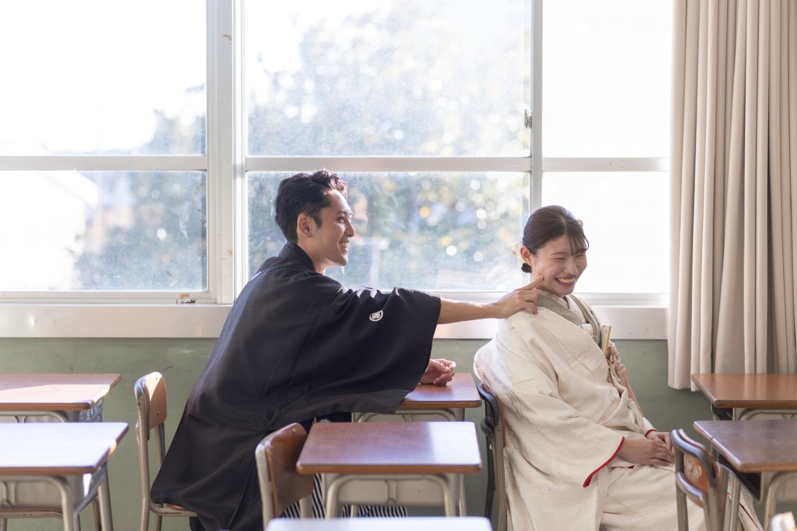 出会いの母校を舞台に和装前撮りで紡ぐお二人の大切な時間