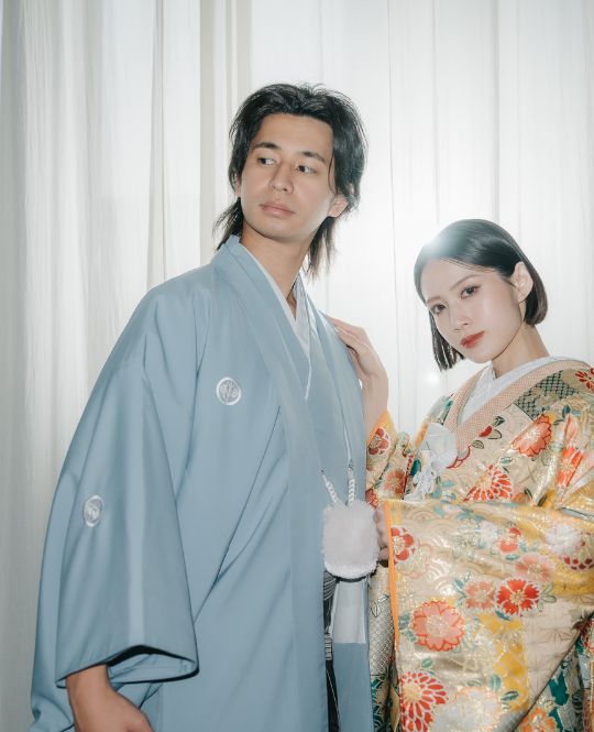 スモークブルーの紋付