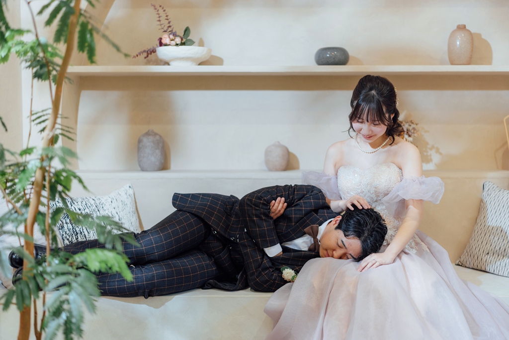 スタジオで叶える大人かわいいカラードレスフォト
